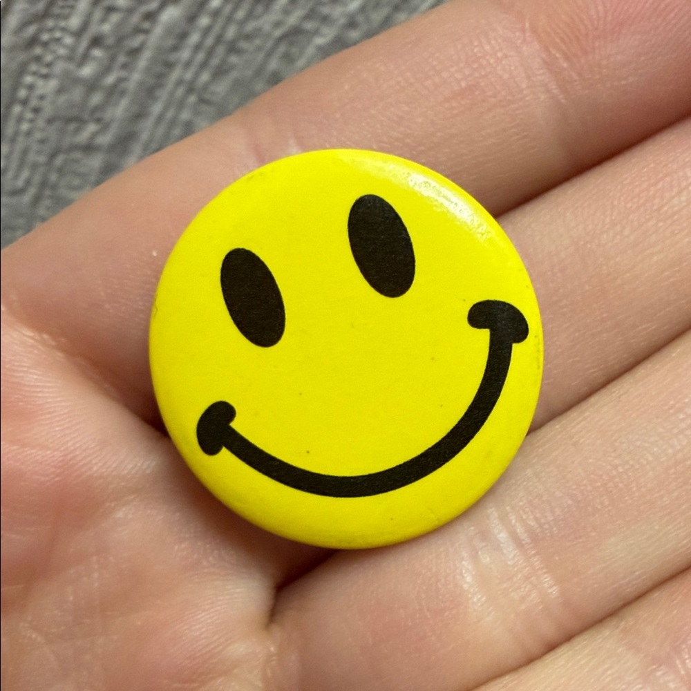 Yellow Smiley Face Button - Picture 5 of 5